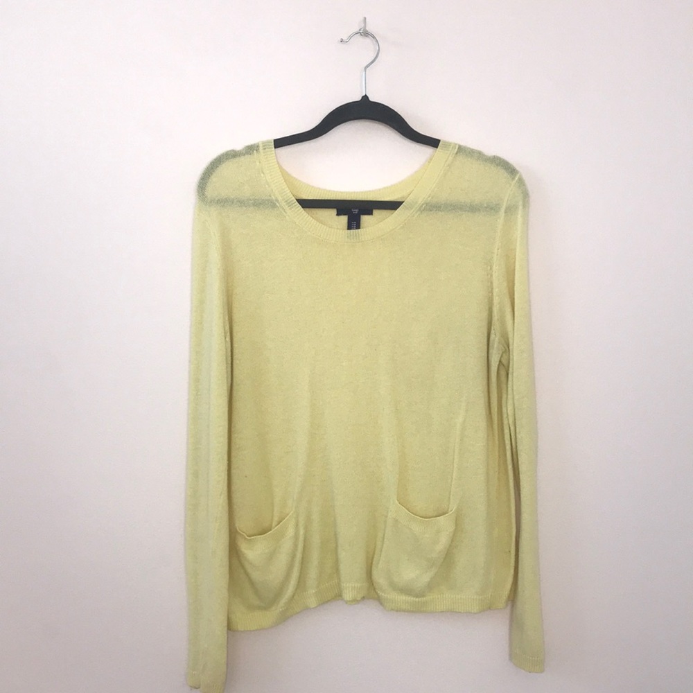 gap yellow sweater w/ pockets